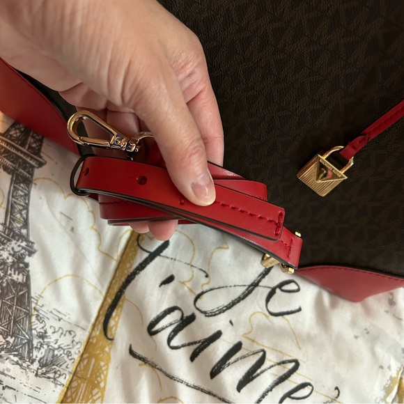 Michael Kors Mercer Gallery purse - Picture 9 of 11